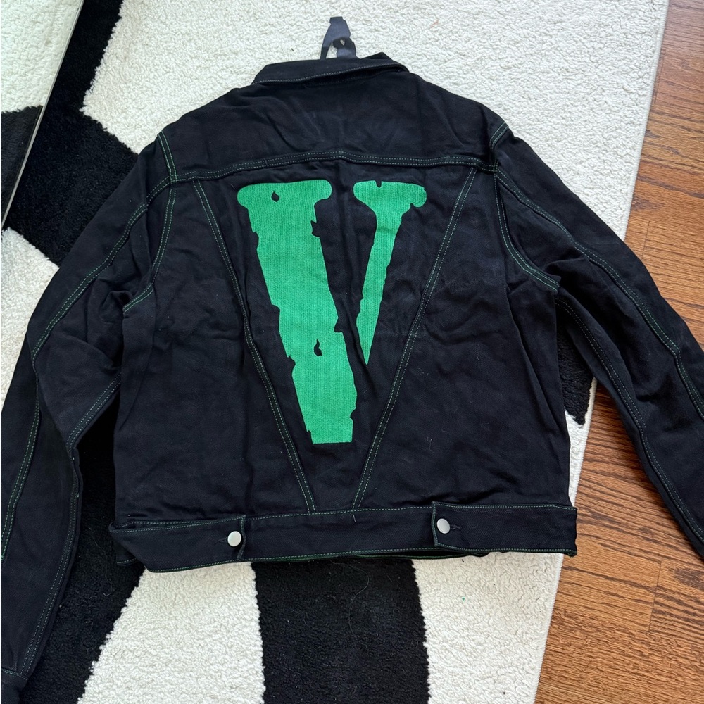 Vlone Friends Jacket - Picture 3 of 9